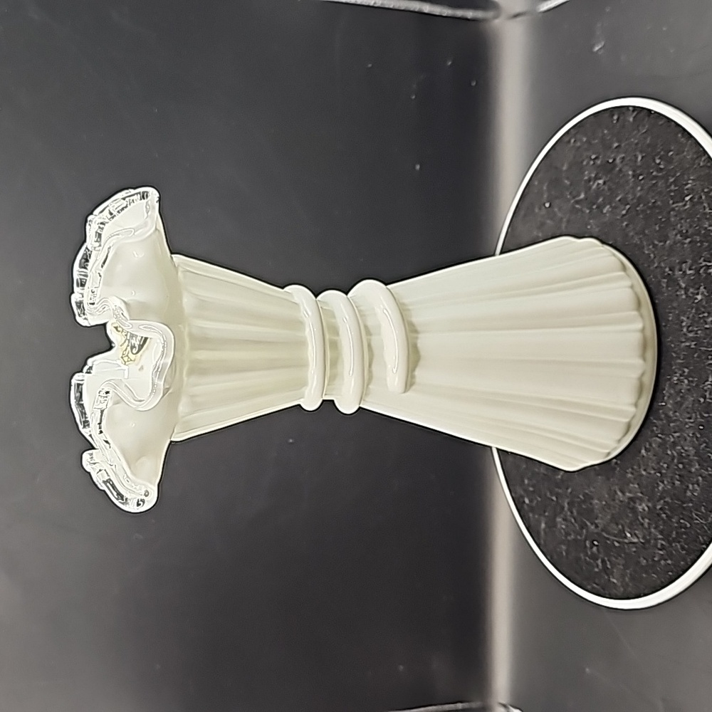 Fenton "8" Silver Crest Wheat Vase